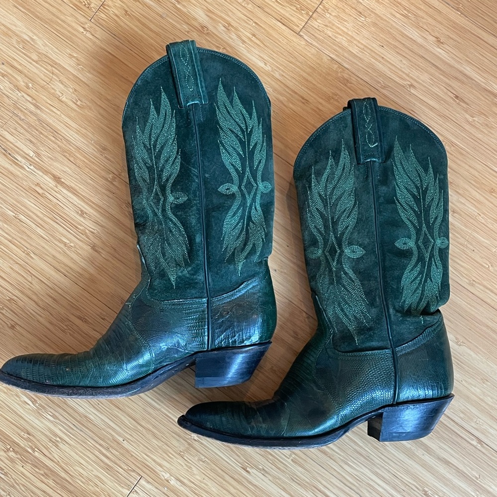 Vintage deep malachite/moss green Tony Lama cowboy boots, size 5.5 M.